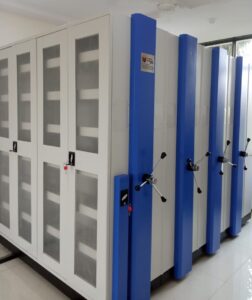 Read more about the article Streamlining Storage in Small Spaces: A Guide to Mobile Compactor Systems